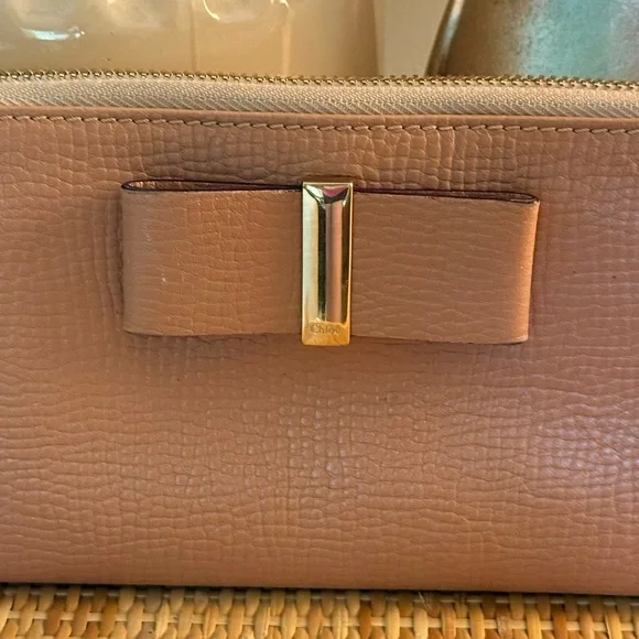 CHLOE Pink Leather Pink&Gold Ribbon Bow Zip Around Clutch Wallet w/Dust Bag &Box - Picture 2 of 14